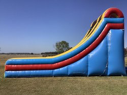 1E1B00F1 A961 4F31 A981 8F95B0AF9004 1666552588 18' Water slide